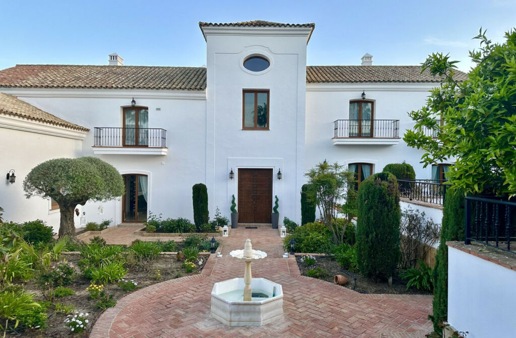 Detached Villa Sotogrande Alto Cádiz - image 33