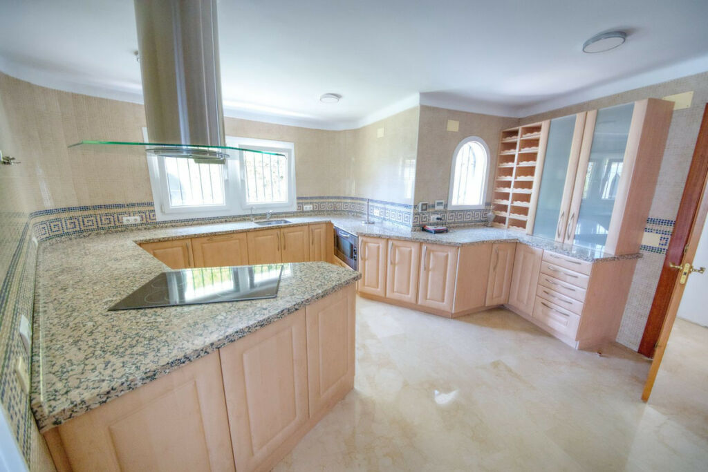 Detached Villa Benalmadena Málaga - image 33