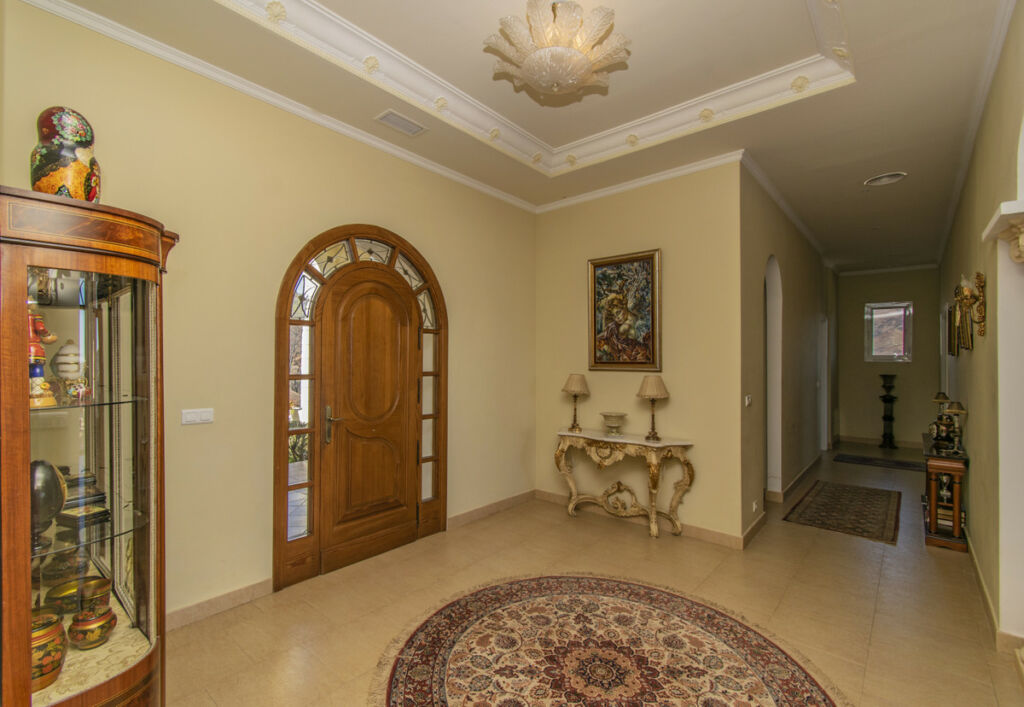Detached Villa Estepona Málaga - image 36