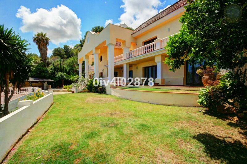 Detached Villa Benalmadena Pueblo Málaga - image 37