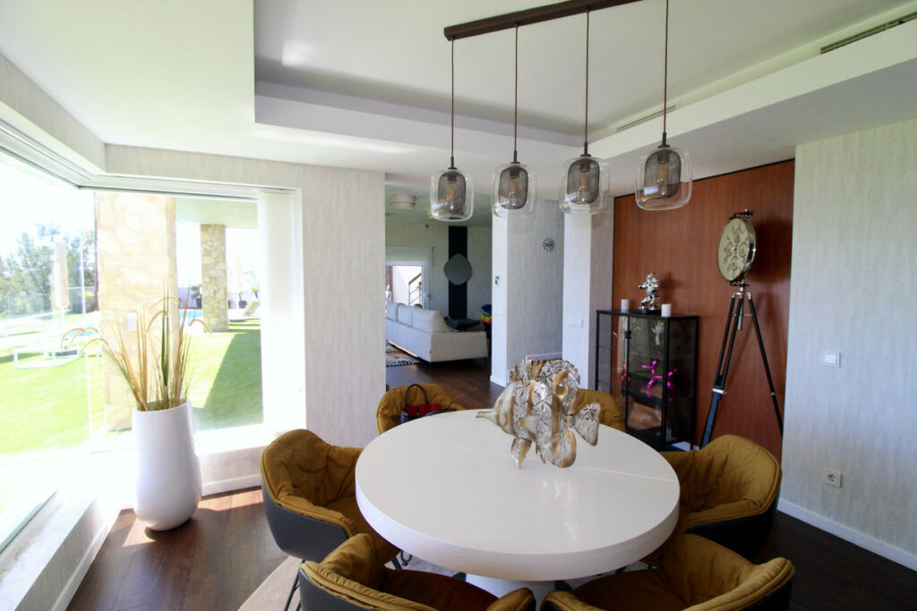 Detached Villa Benahavís Málaga - image 5