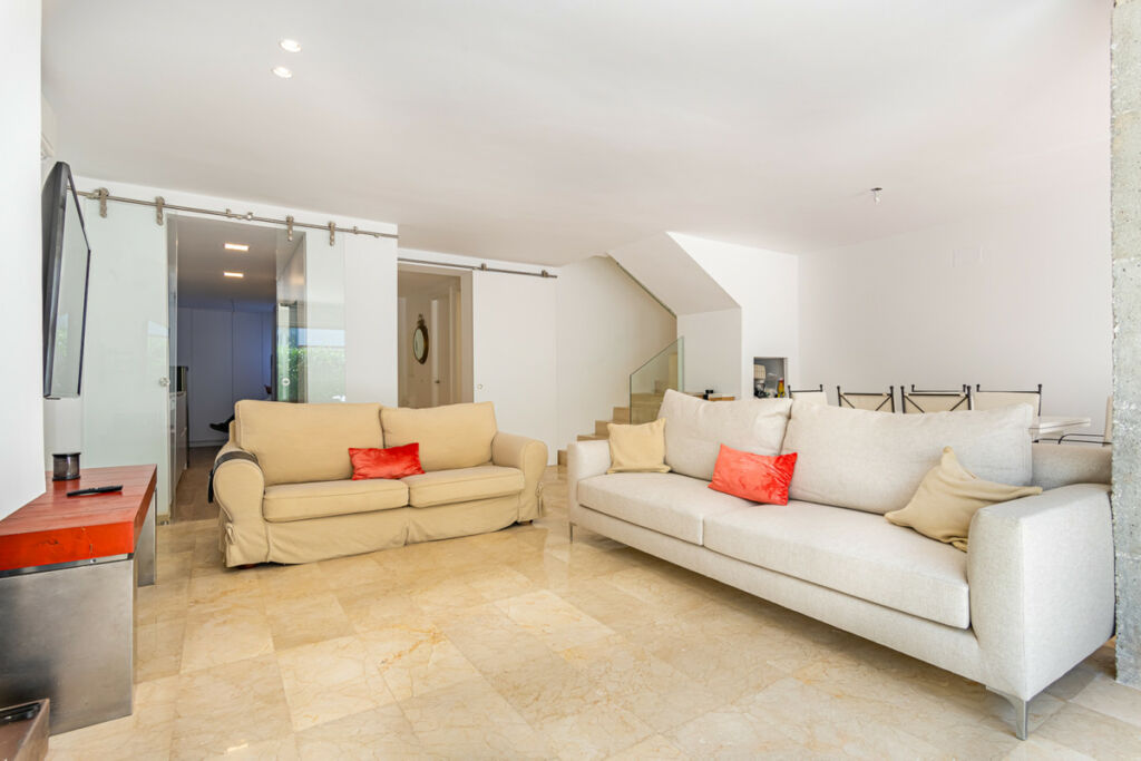 Townhouse The Golden Mile Málaga - image 4