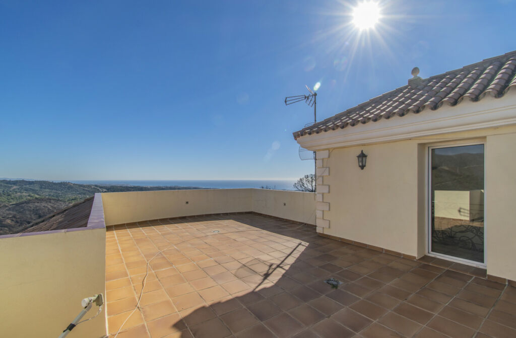 Detached Villa Estepona Málaga - image 40