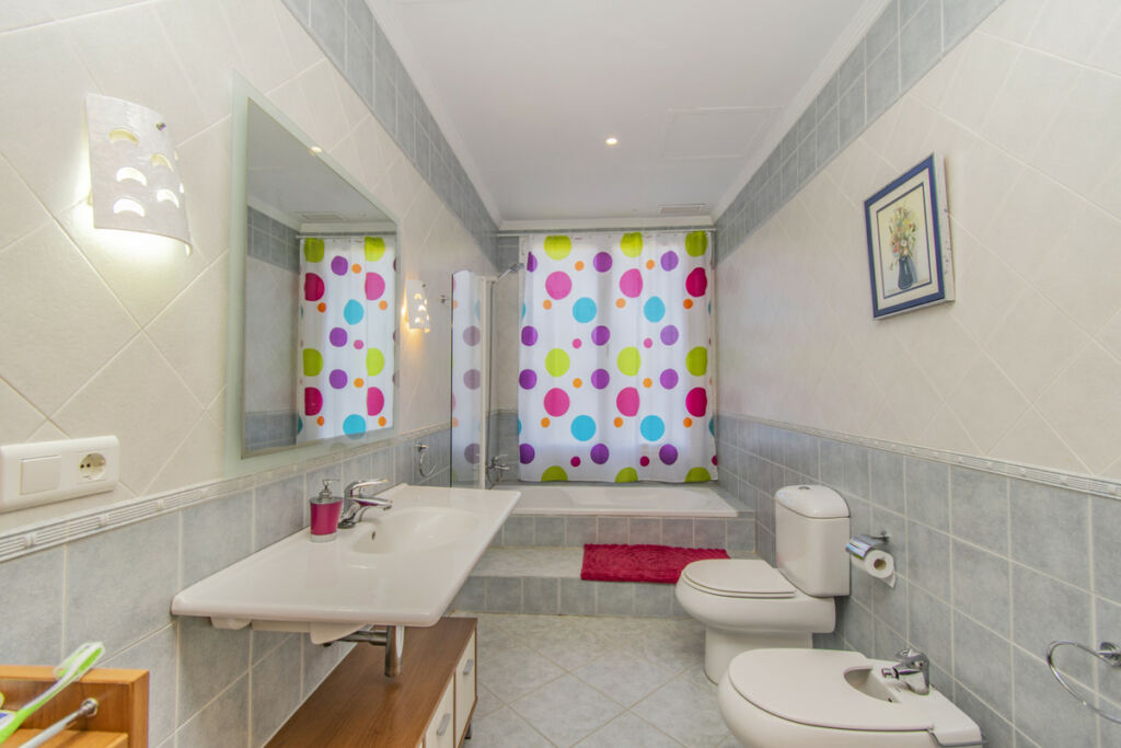 Detached Villa Estepona Málaga - image 42