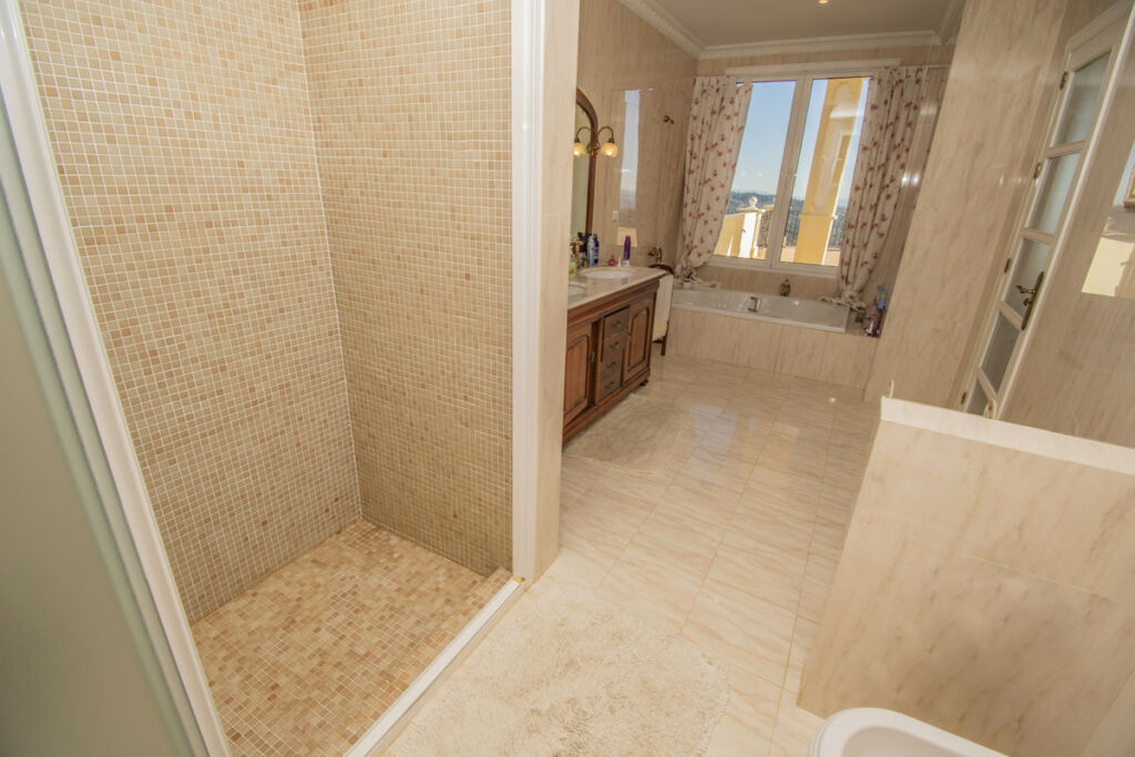 Detached Villa Estepona Málaga - image 46
