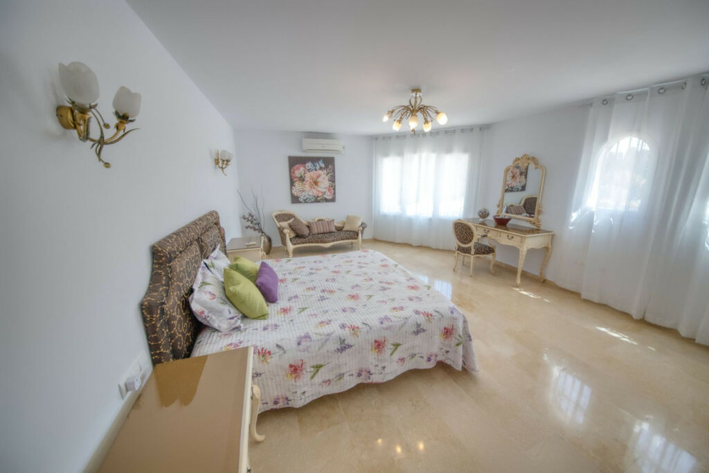 Detached Villa Benalmadena Málaga - image 47