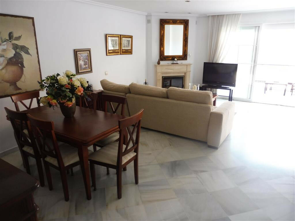 Townhouse The Golden Mile Málaga - image 5