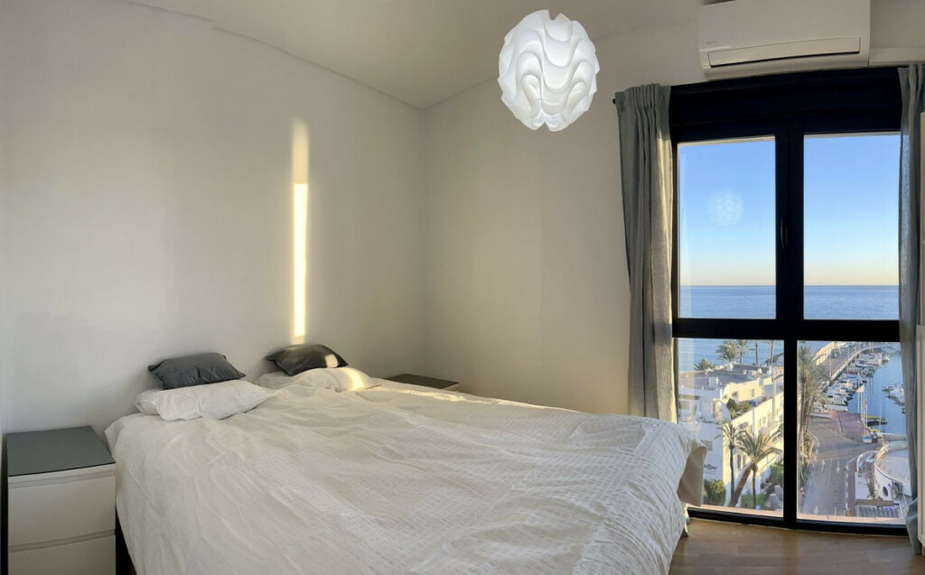 Top Floor Apartment Marbella Málaga - image 5