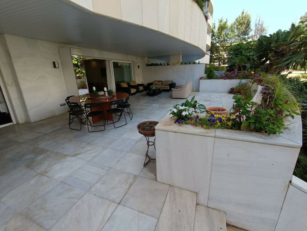Ground Floor Apartment Puerto Banús Málaga - image 5