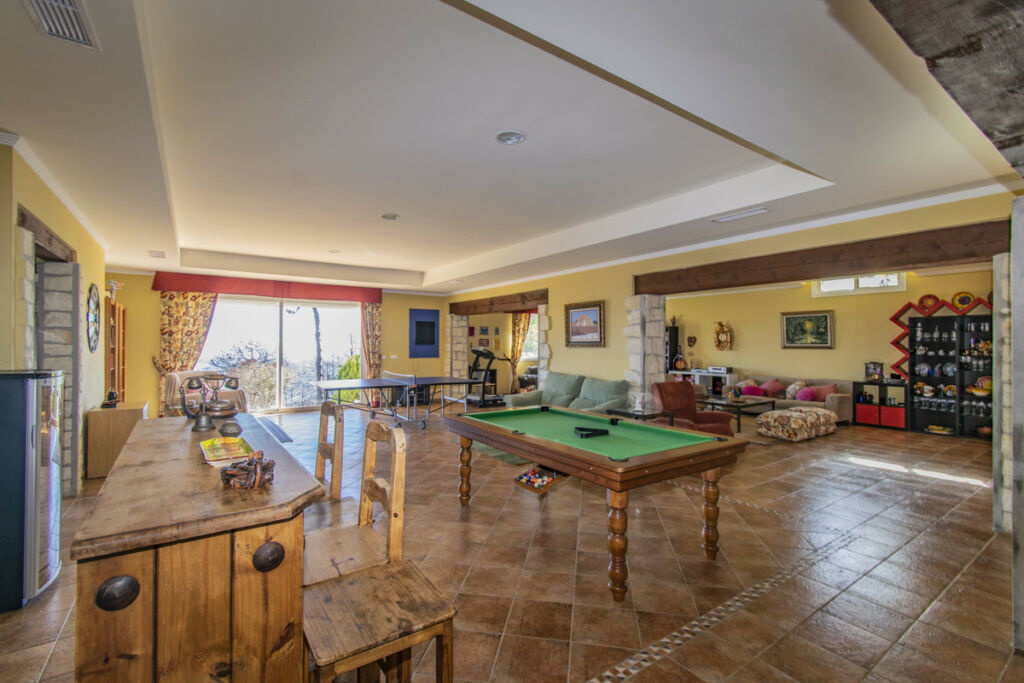 Detached Villa Estepona Málaga - image 5