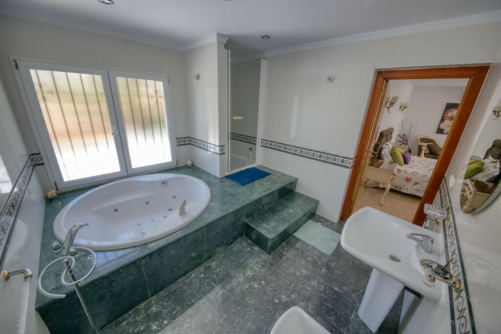 Detached Villa Benalmadena Málaga - image 50