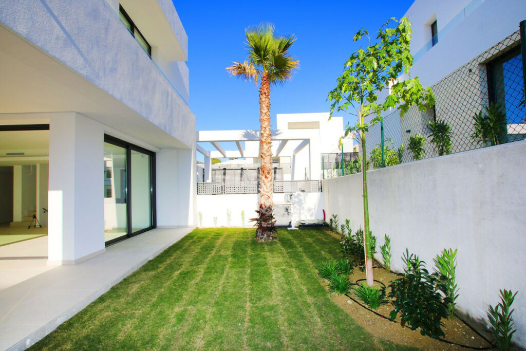 Detached Villa Río Real Málaga - image 60