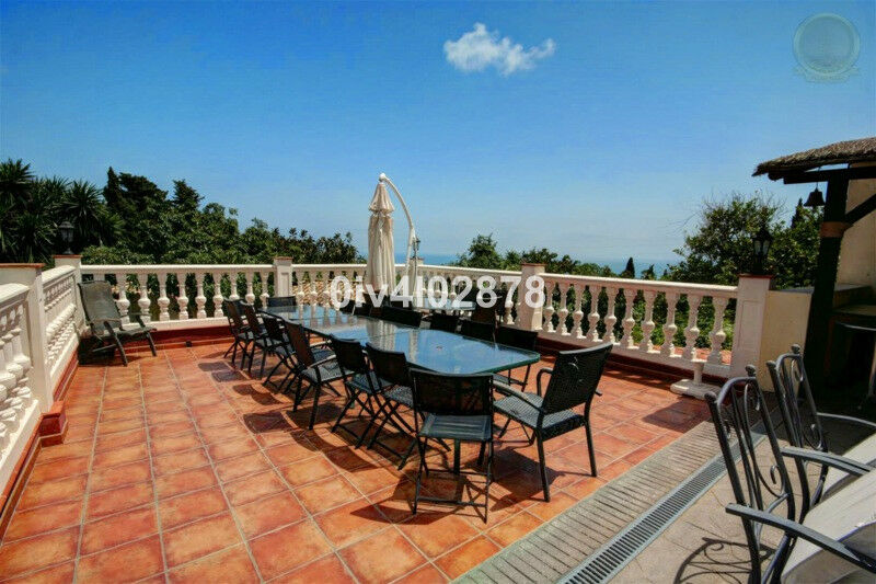 Detached Villa Benalmadena Pueblo Málaga - image 6