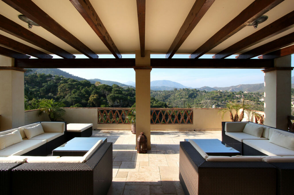 Detached Villa El Madroñal Málaga - image 6
