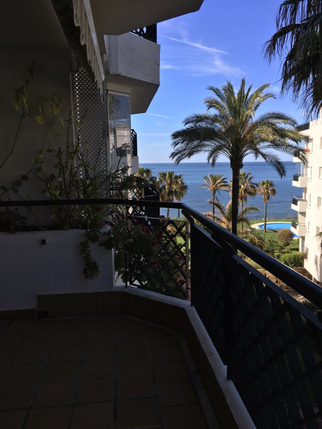 Middle Floor Apartment Calahonda Málaga - image 6