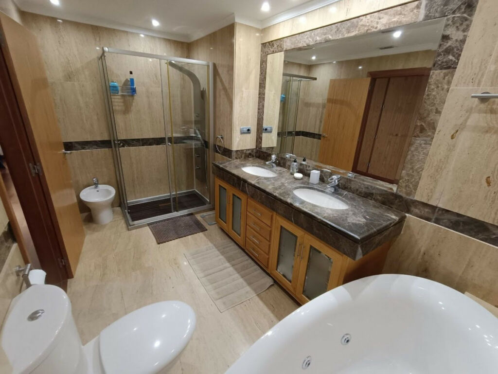 Ground Floor Apartment Puerto Banús Málaga - image 6