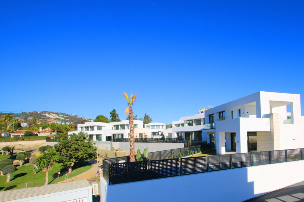 Detached Villa Río Real Málaga - image 63