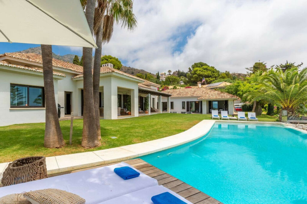 Detached Villa La Capellania Málaga - image 7