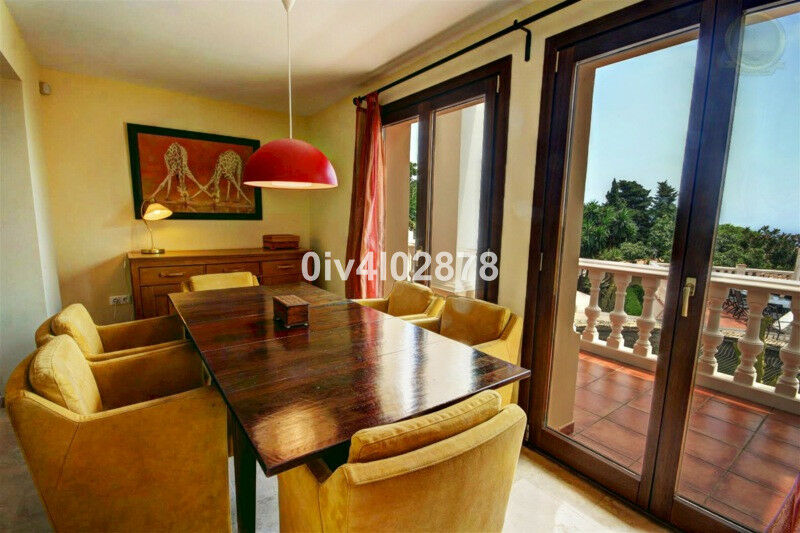 Detached Villa Benalmadena Pueblo Málaga - image 7