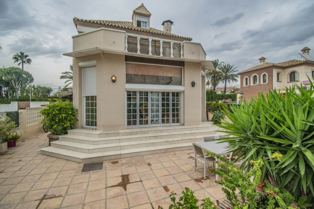 Detached Villa San Pedro de Alcántara Málaga - image 7