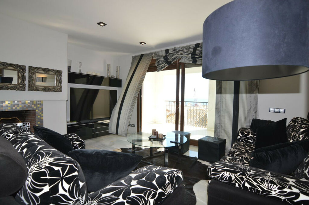 Middle Floor Apartment Puerto Banús Málaga - image 8