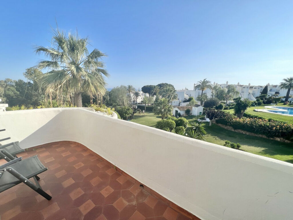 Middle Floor Apartment Calahonda Málaga - image 7