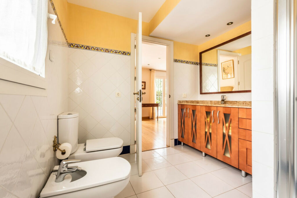 Detached Villa Marbella Málaga - image 8