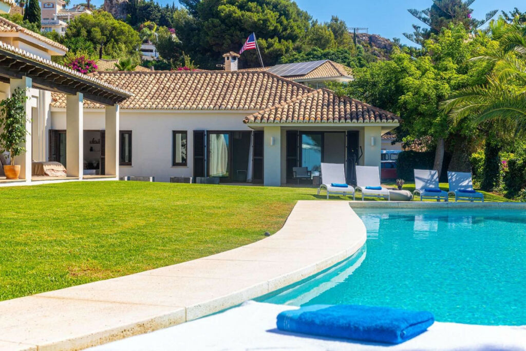 Detached Villa La Capellania Málaga - image 8