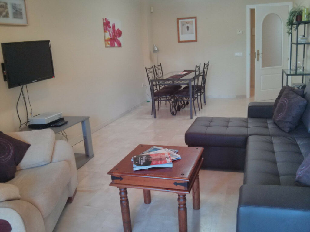 Ground Floor Apartment Elviria Málaga - image 8