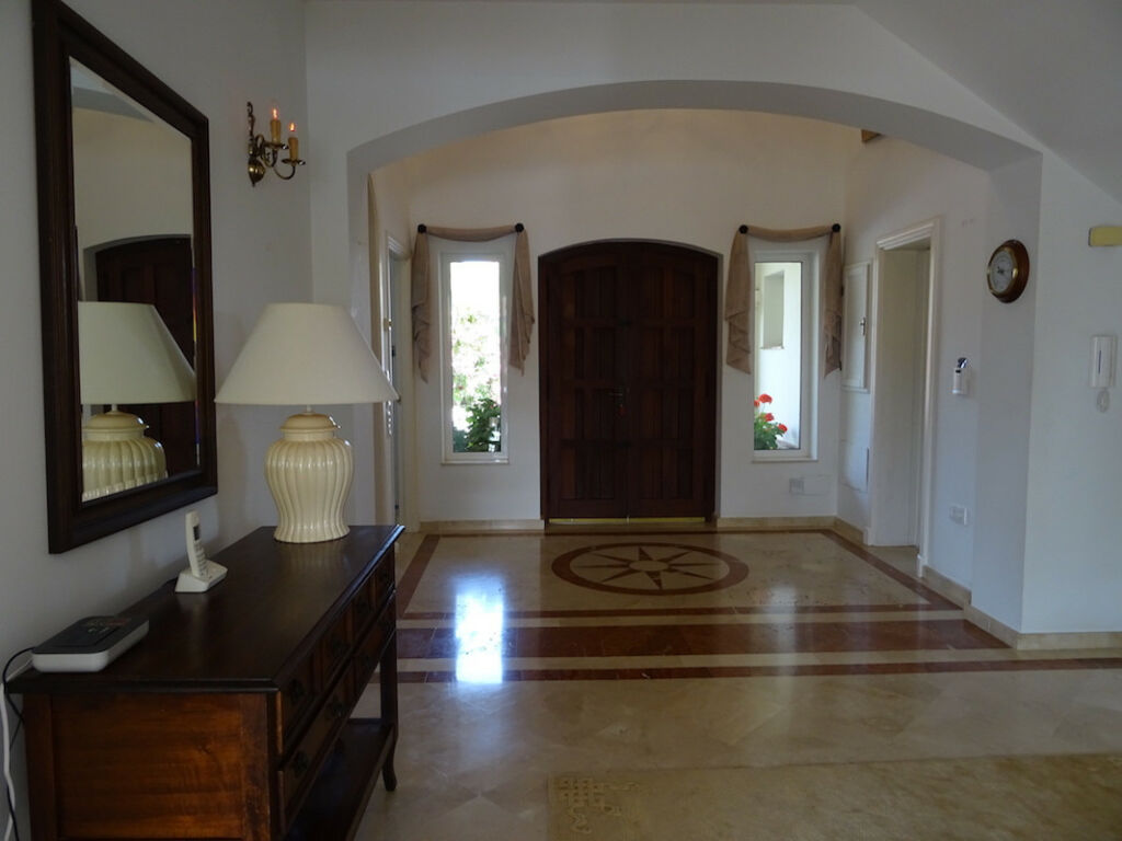 Detached Villa Sotogrande Alto Cádiz - image 8