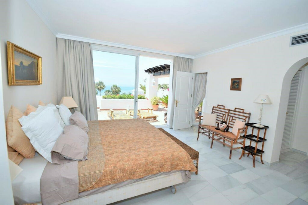Penthouse Estepona Málaga - image 9