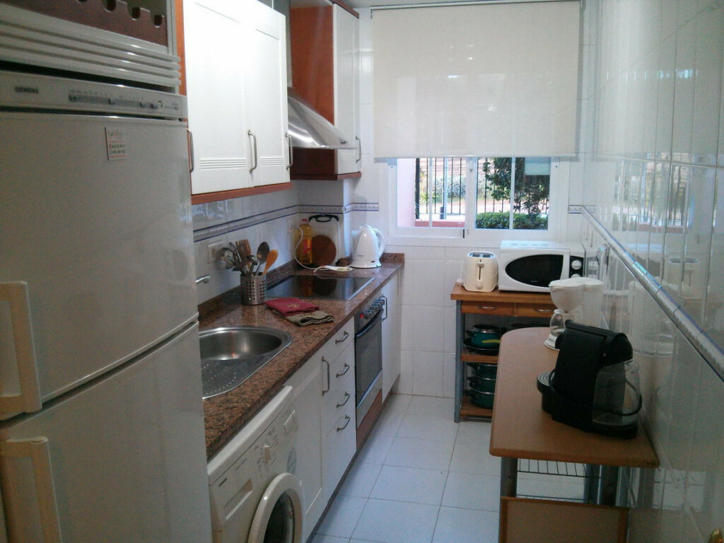 Ground Floor Apartment Elviria Málaga - image 9