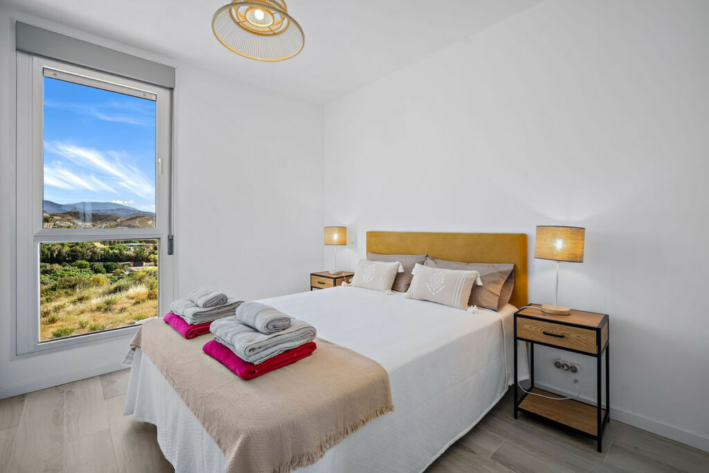 Middle Floor Apartment Cancelada Málaga - image 9