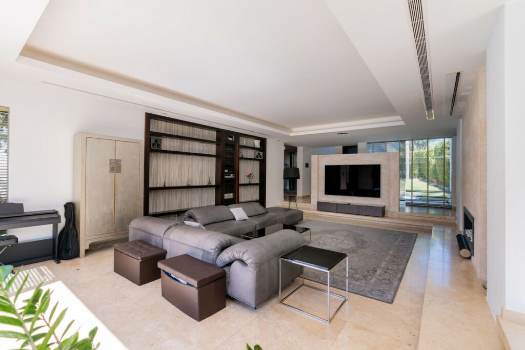 Detached Villa Costalita Málaga - image 9