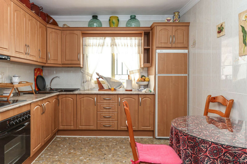 Townhouse Casarabonela Málaga - image 9