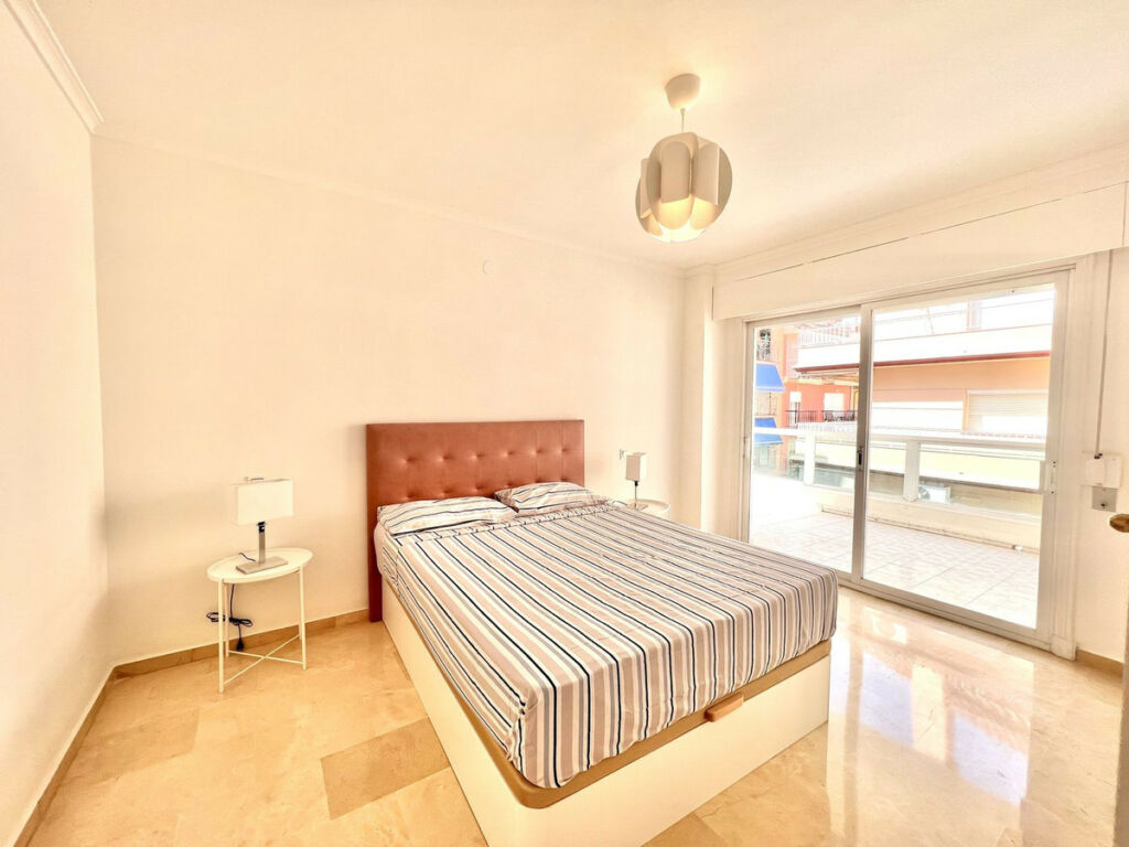 Middle Floor Apartment Fuengirola Málaga - image 9