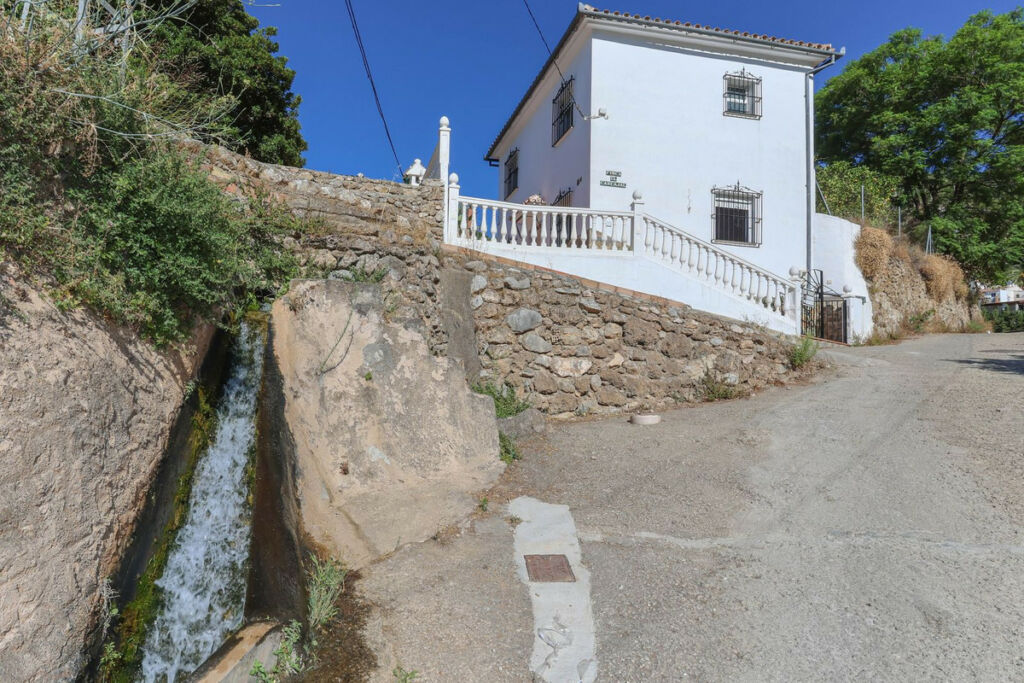 Detached Villa Alozaina Málaga