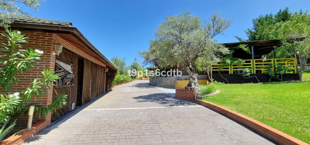 Detached Villa Monda Málaga