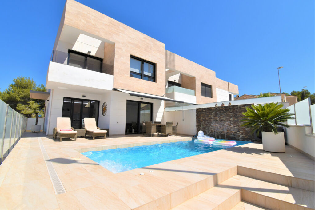 Detached Villa Villamartin Alicante