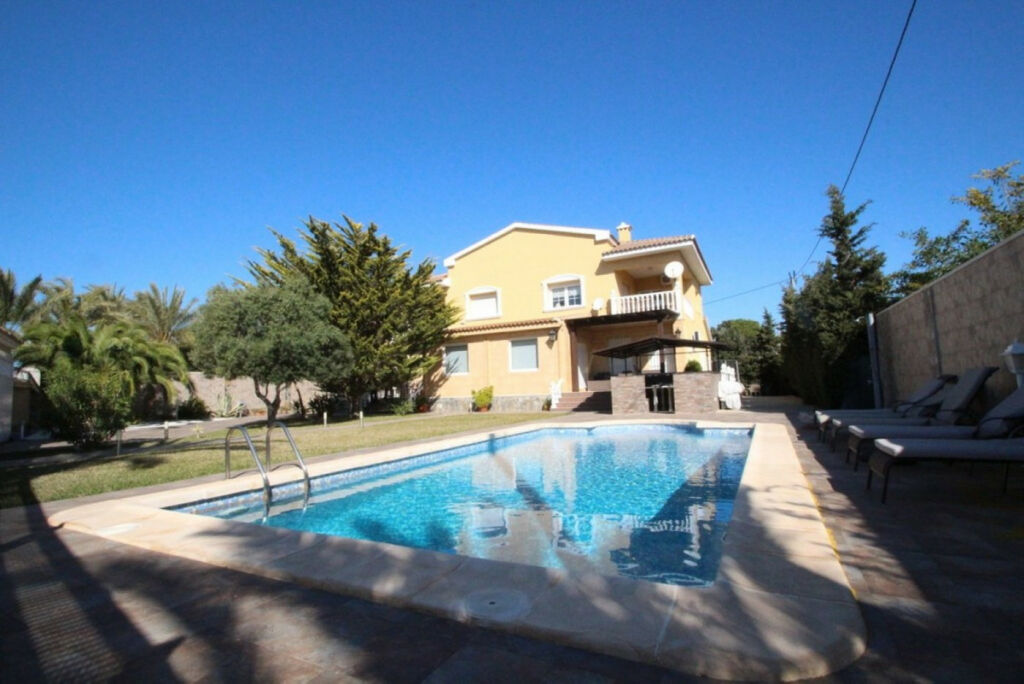 Detached Villa Cabo Roig Alicante