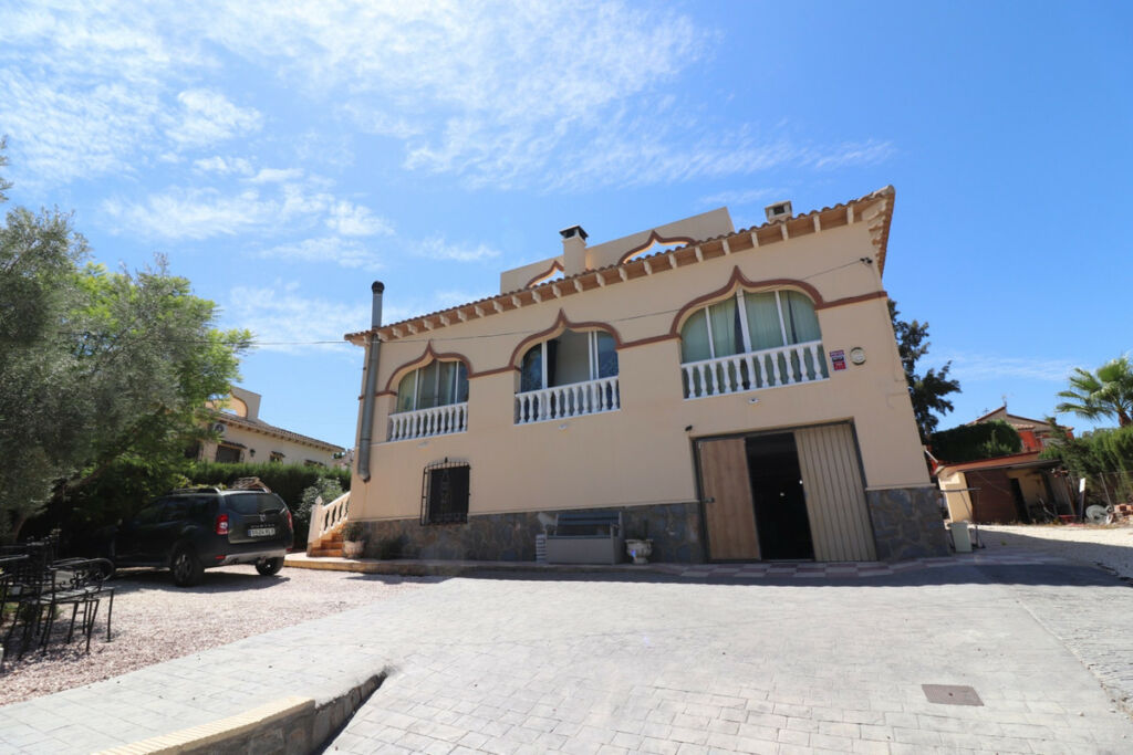 Detached Villa Algorfa Alicante - image 2