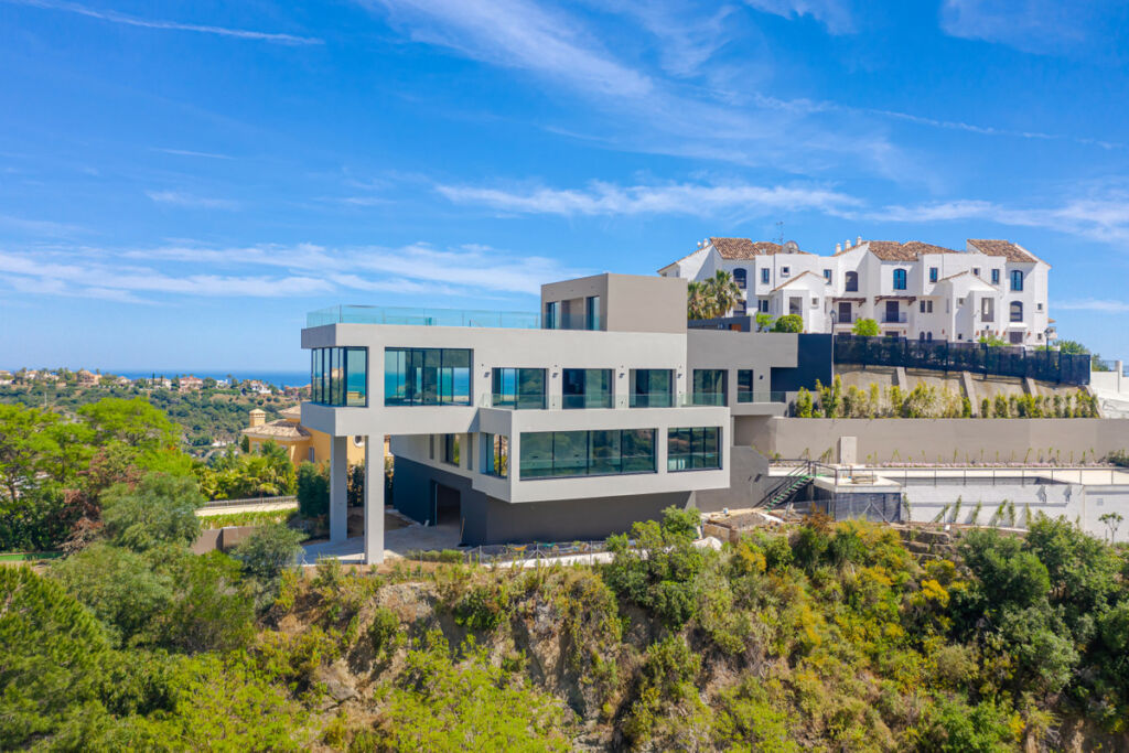 Detached Villa Los Arqueros Málaga - image 2