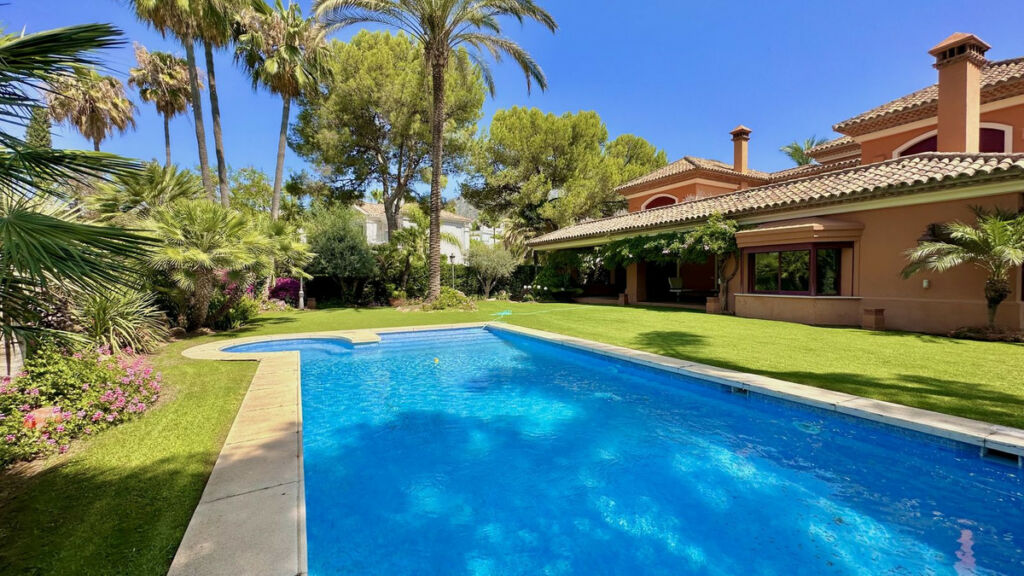 Detached Villa The Golden Mile Málaga