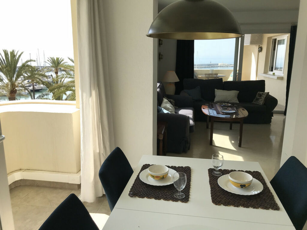 Middle Floor Apartment Estepona Málaga