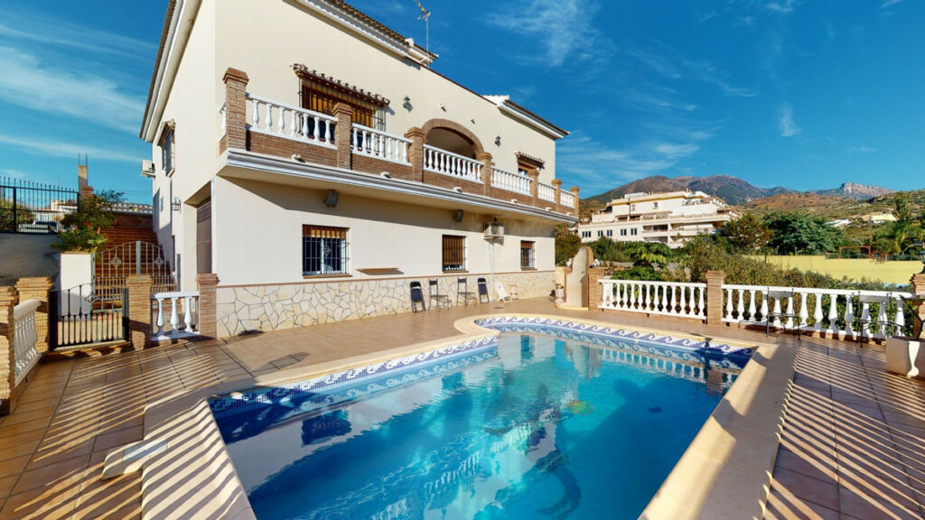 Detached Villa Alcaucín Málaga