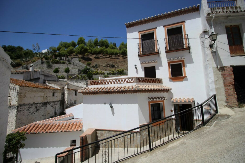 Semi-Detached House Salares Málaga