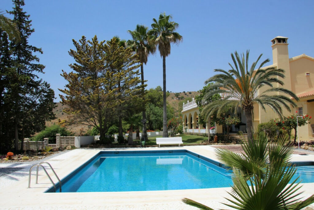 Detached Villa Benajarafe Málaga