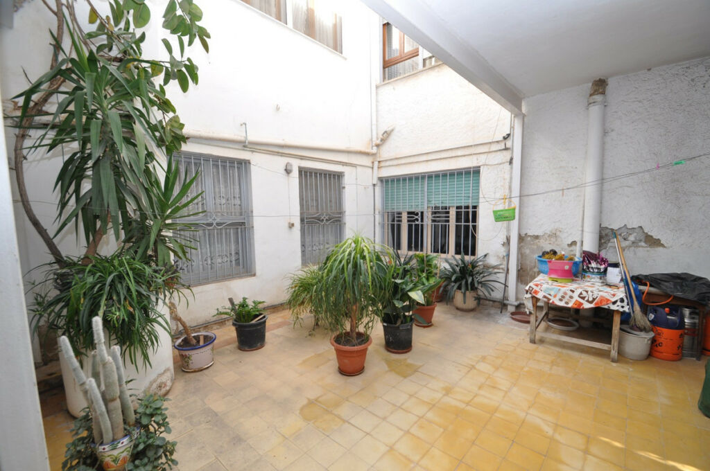 Townhouse Petrer Alicante - image 10