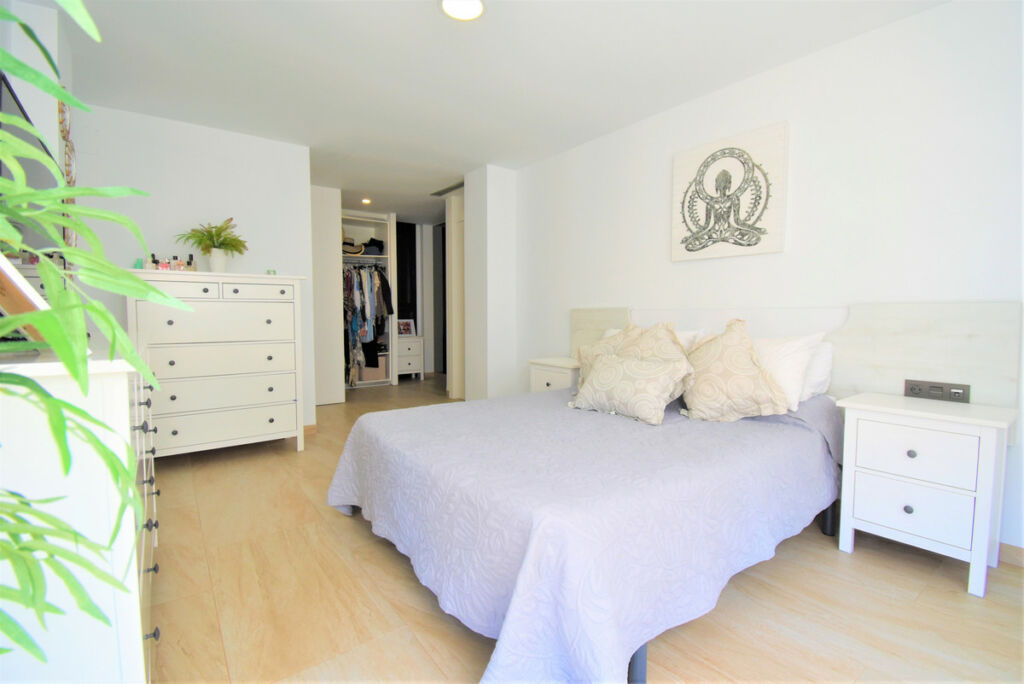 Detached Villa Villamartin Alicante - image 10
