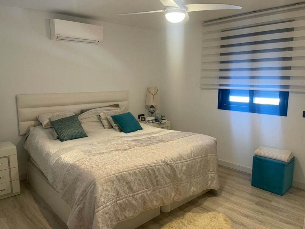 Detached Villa Estepona Málaga - image 10